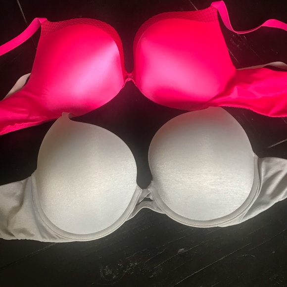 Victoria secret bras size 34D two bras! - Picture 10 of 16